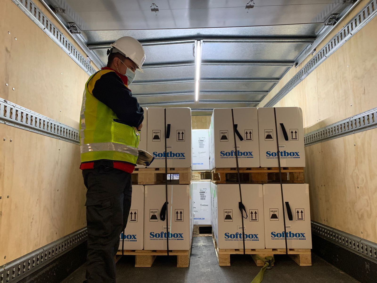 Entrega de vacunas anticovid donadas por España