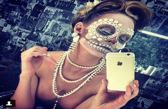 Instagram / anastasiabeautyfever