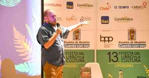 El filósofo Gustavo Silva asumió este año la dirección de la Editorial UN y, con ella, la responsabilidad de liderar su primera feria virtual. Foto: David Sánchez Gómez