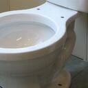 Investigadores afirman que alguien que usa el inodoro puede considerarse como una “fuente de infección”.