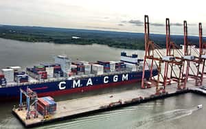 El buque, CMA CGM Alexander Von Humboldt llegó a Buenaventura, es el barco de carga mas grande que ha llegado a un puerto de sudamerica. Tiene 396 metros de largo y 53.6 metros de ancho, tiene capacidad para transportar 16.022 contenedores