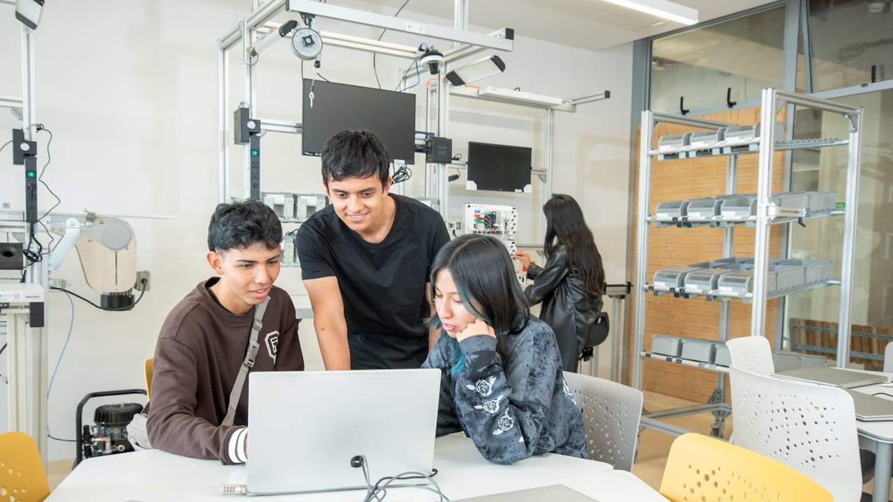 La Fundación Universitaria Compensar (UCompensar) se ha consolidado como uno de los ecosistemas educativos más relevantes del país.