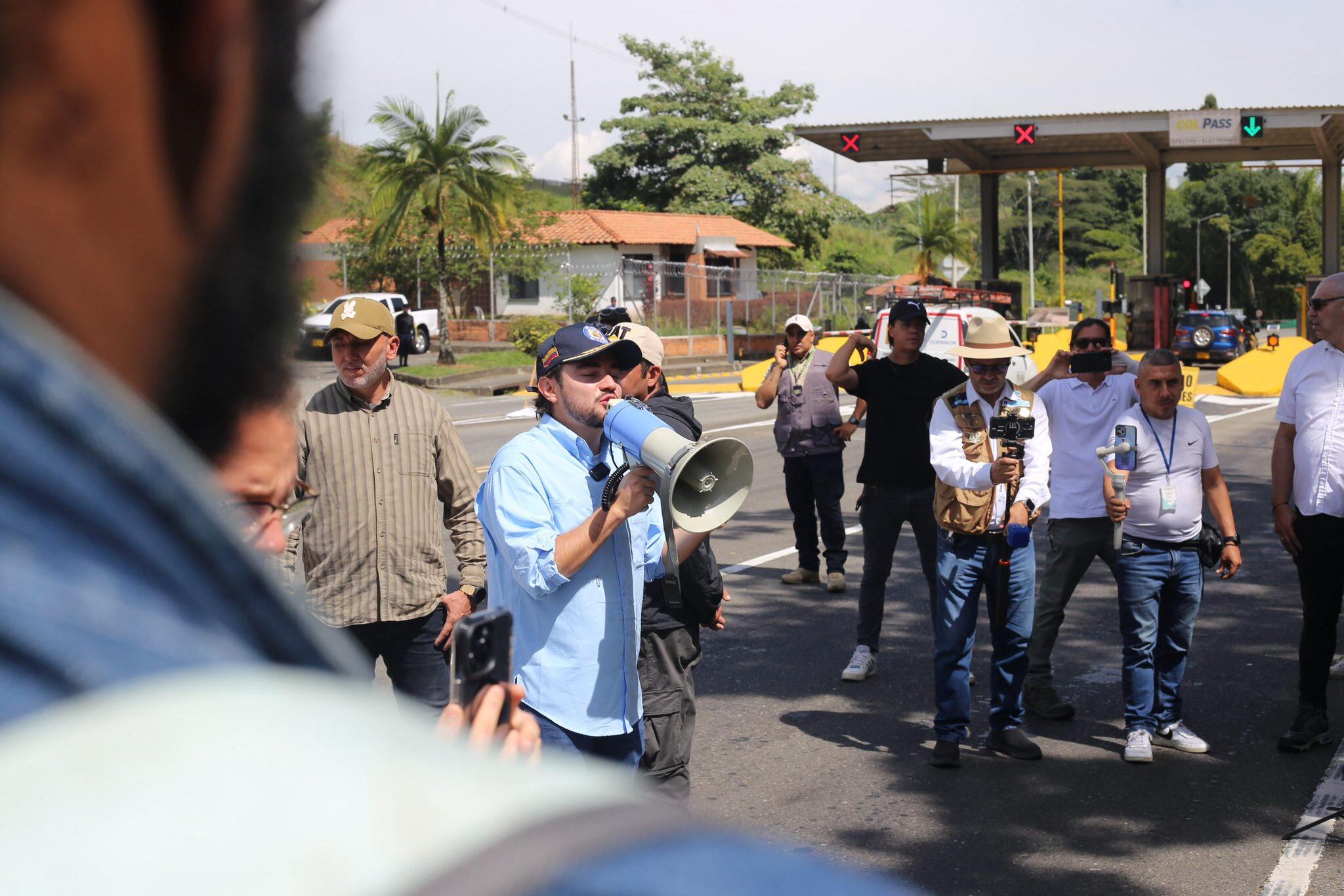 Este viernes se registran bloqueos en varios de los peajes de Autopistas del Café.