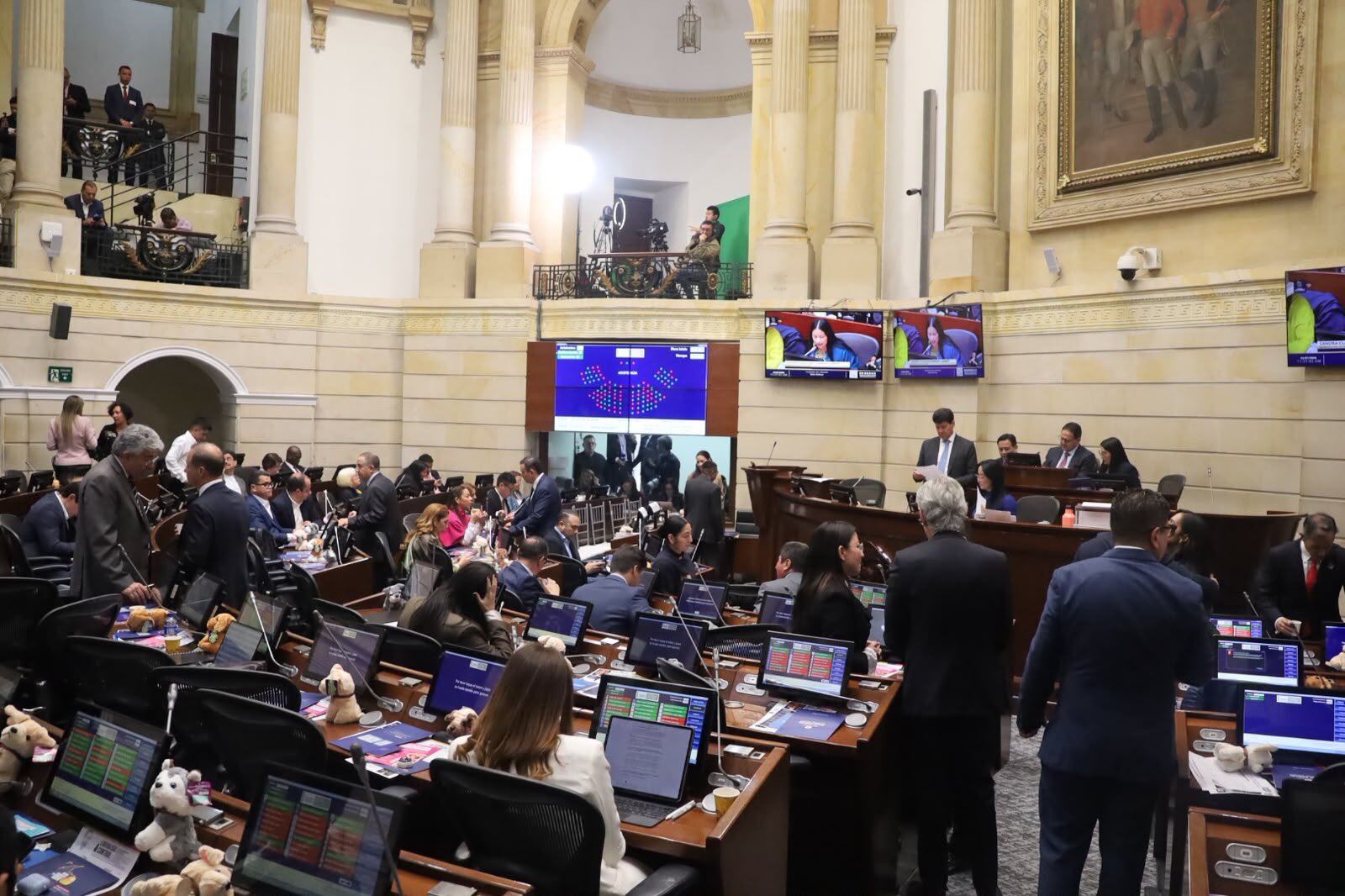 El  Senado discutió la proposición de traslado del Congreso a Cali para la posesión de Abelardo de la Espriella.
