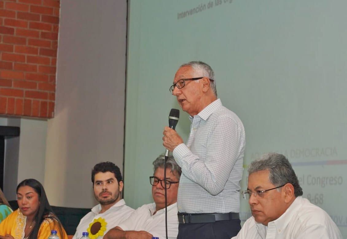 El ministro de Salud de Colombia realizó la propuesta en medio de un evento en Bucaramanga.