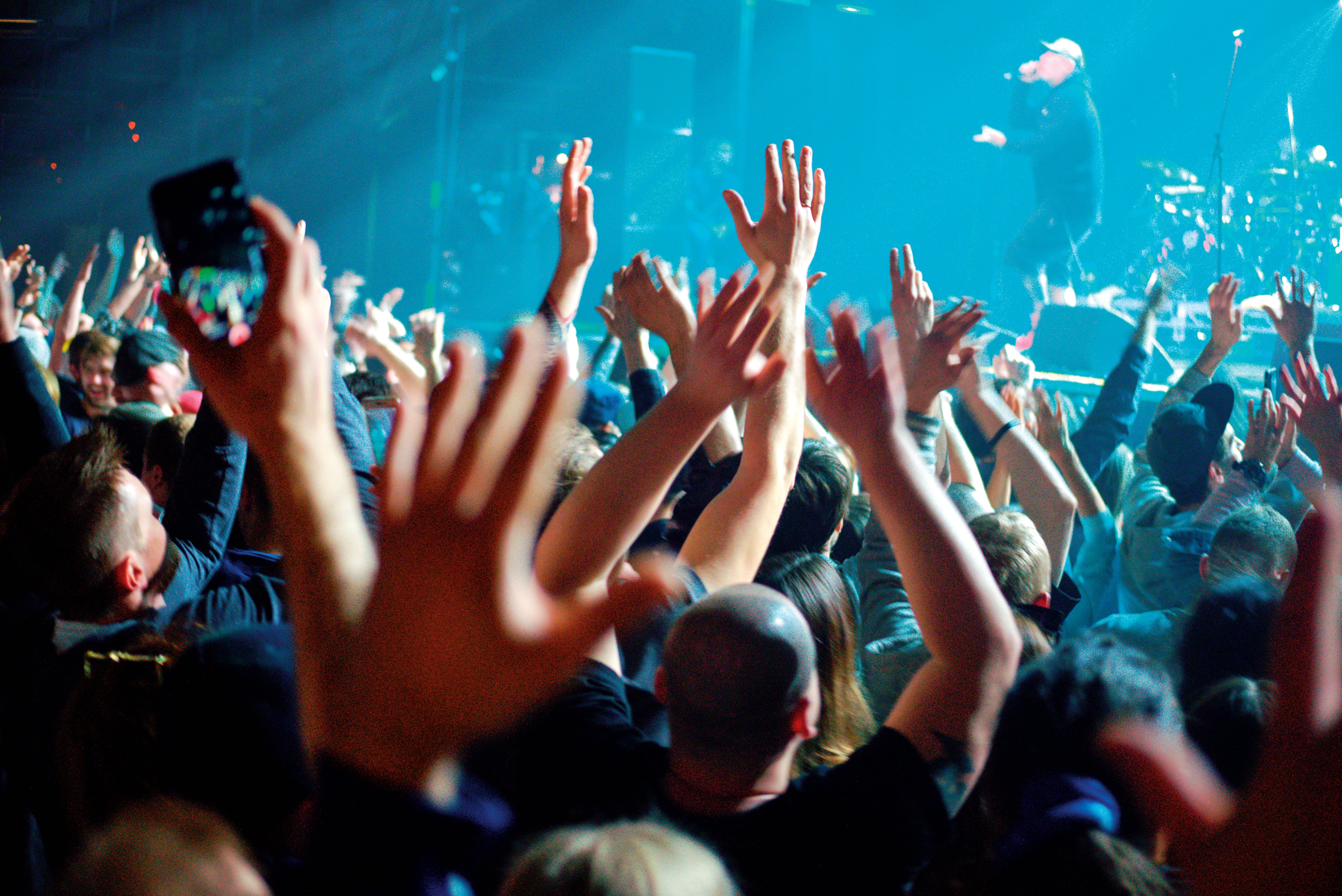 El combo de la música urbana es enorme y trasciende, pero también existe una escena underground que cada vez es más popular.