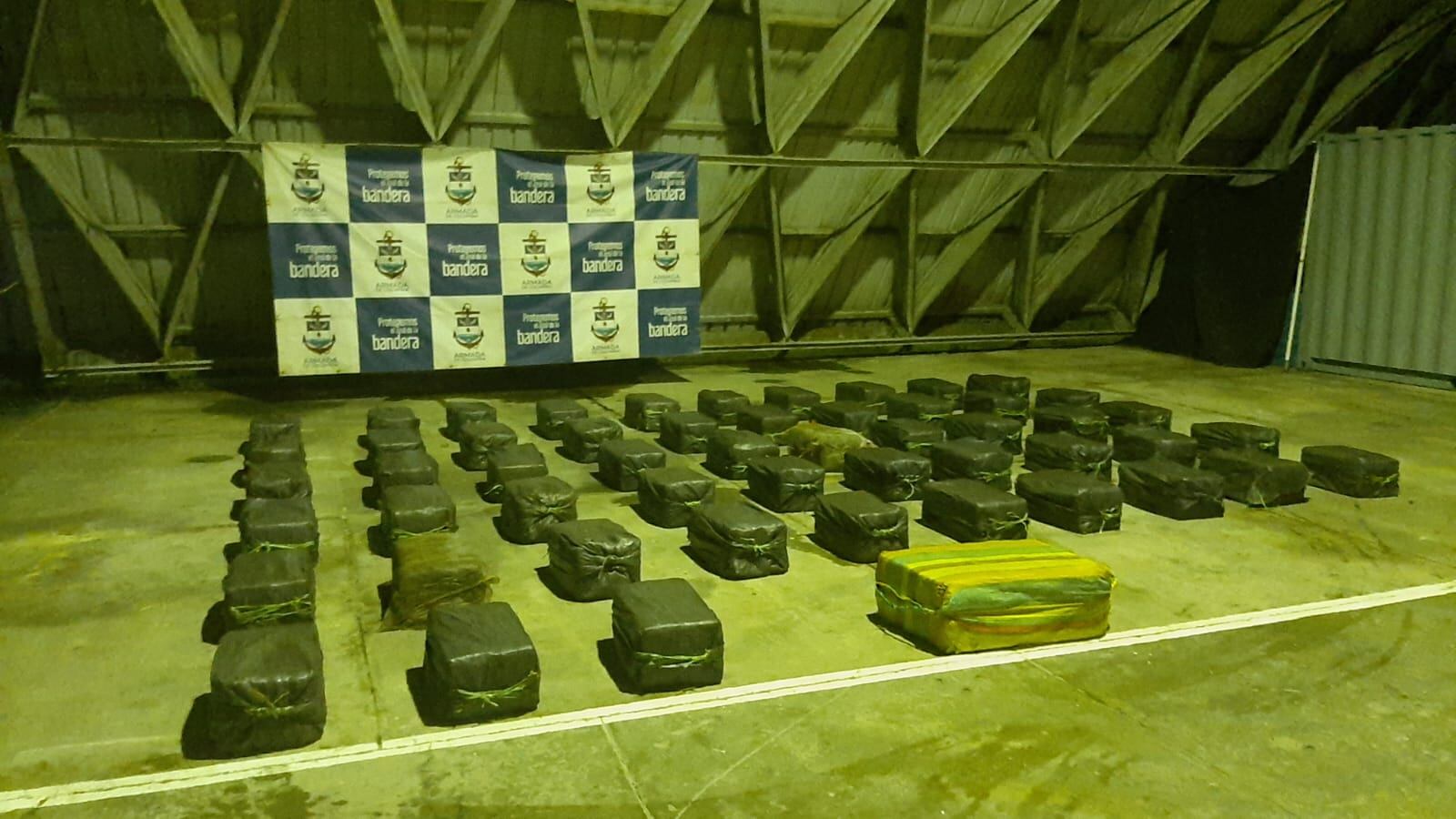 Autoridades incautaron más de una tonelada de cocaína en el pacífico que iba dirigida hacia Centroamérica.