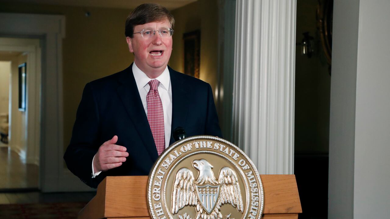 Tate Reeves, gobernador de Misisipi.(Photo by Rogelio V. Solis-Pool/Getty Images)