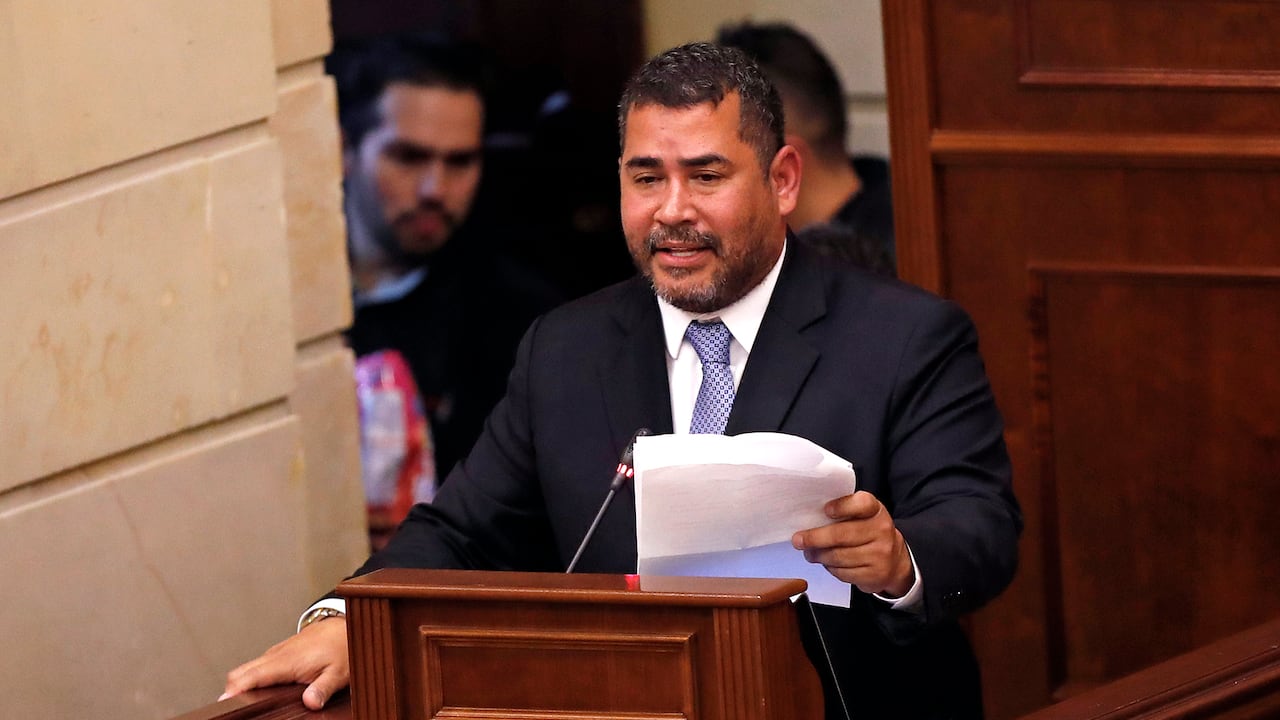 El senador Alejandro Carlos Chacón decidió retirar la iniciativa. Bogotá, julio 20 de 2019. Foto León Darío Peláez/ Semana