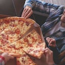 ¿Cómo aprovechar las apps de domicilios para no salir y comer más barato? GETTY.