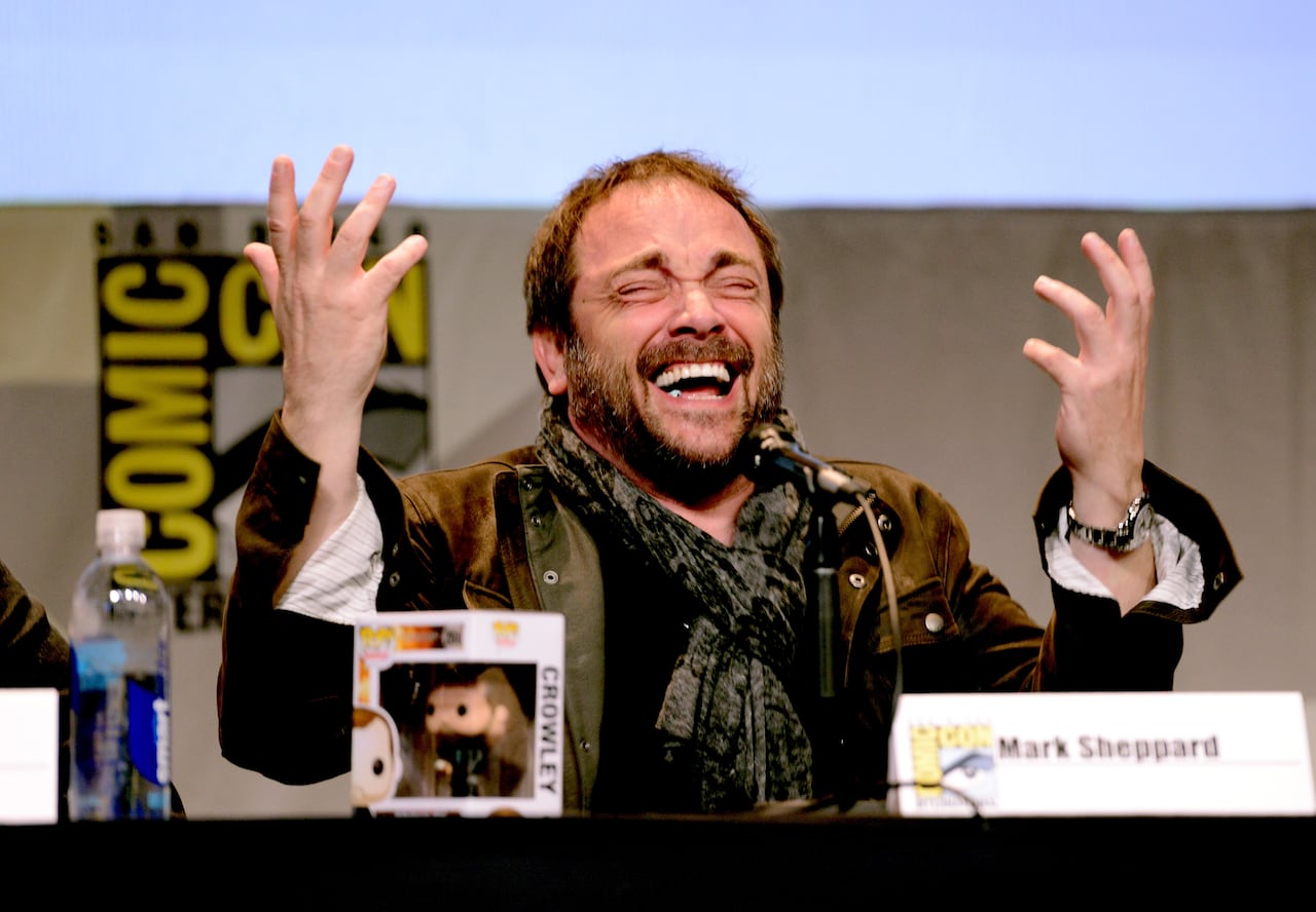 El actor Mark Sheppard de 'Supernatural' sufrió 6 infartos y tuvo que ser reanimado 4 veces.