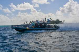 Armada en máxima alerta por tormenta tropical que golpearía a San Andrés Isla.