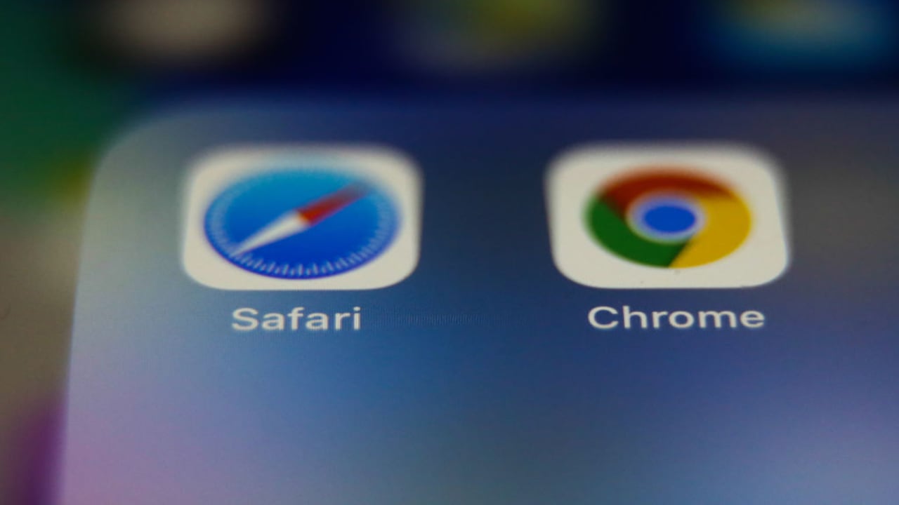 Se especula que Apple instó a los dueños de iPhone a borrar Google Chrome, aunque una maniobra publicitaria cuenta otra historia.