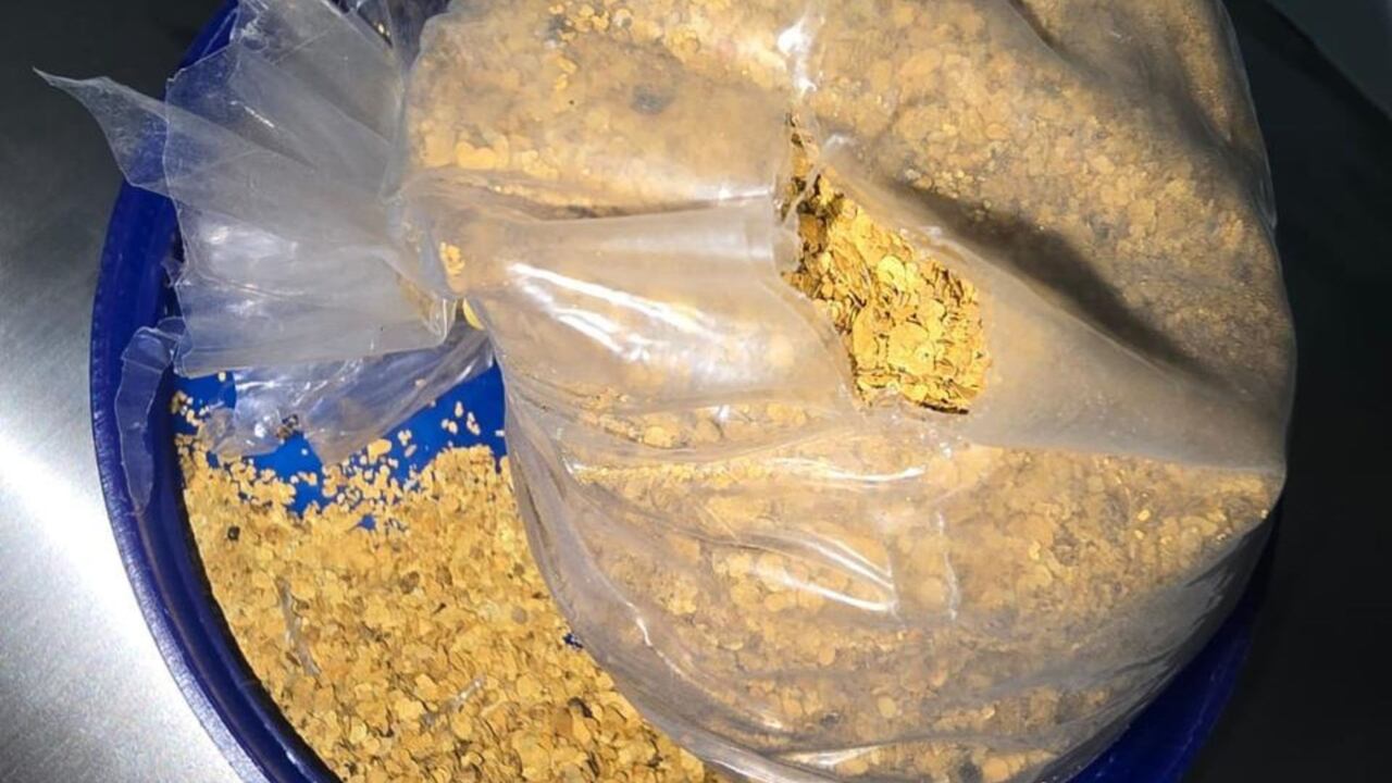 Fotorreferencia de oro.