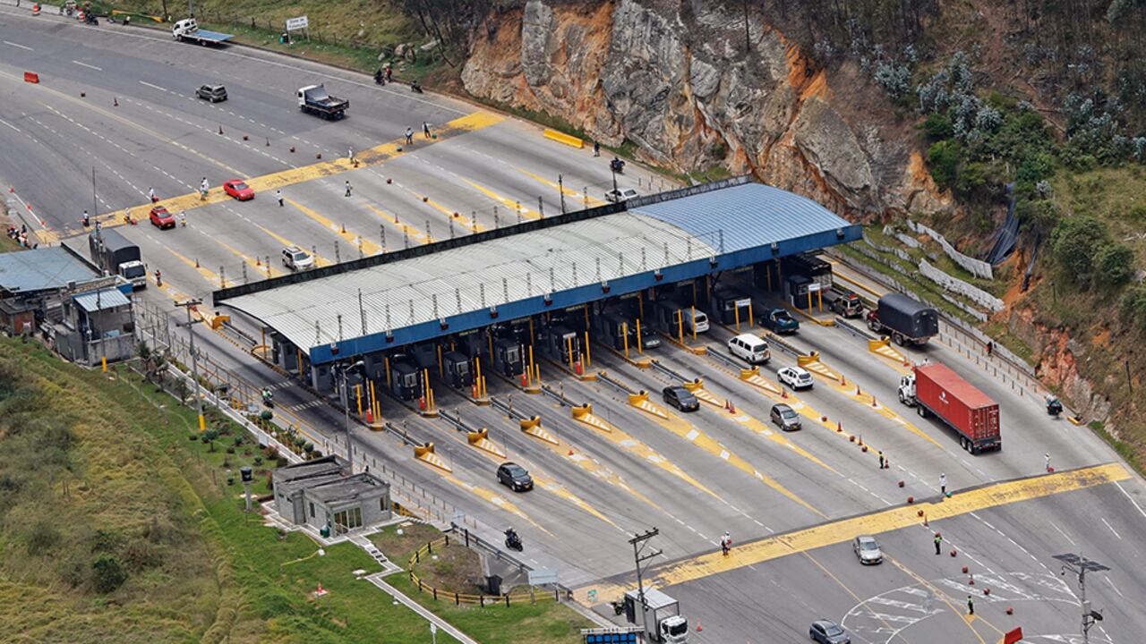 Según el decreto de congelamiento en el incremento de tarifas de peajes, 90 de la ANI y 40 del Invías tendrían que estar al mismo precio del año pasado, pero los transportadores dicen que hay incumplimientos de los recaudadores.