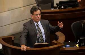 Debate de Jorge Robledo contra el ministro Alberto Carrasquilla en el Senado
18 de Septiembre 2018
Foto: Esteban Vega La-Rotta
Revista Semana