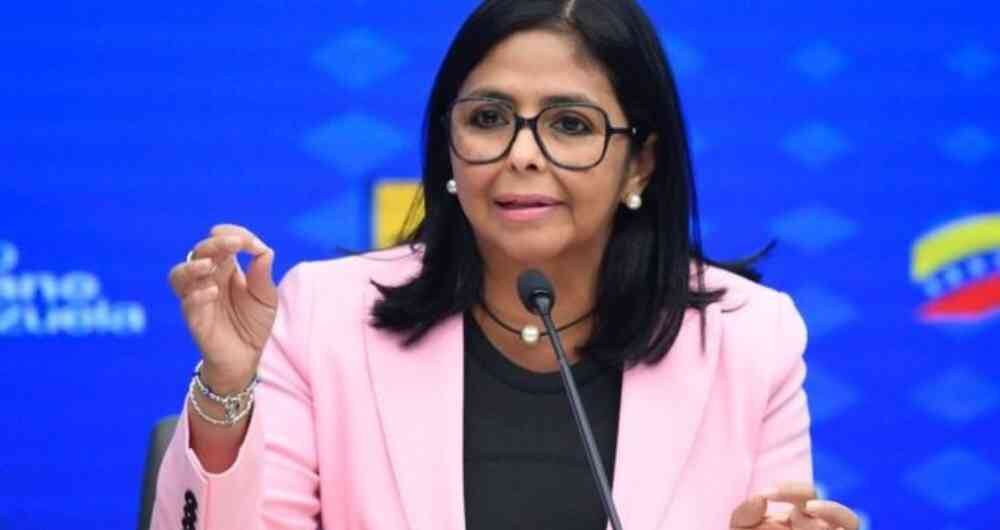 Delcy Rodríguez vista China y se reúne con el ministro de Exteriores. 