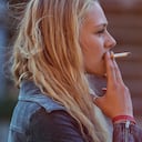 El consumo de cigarrillo incita al desarrollo de cáncer.