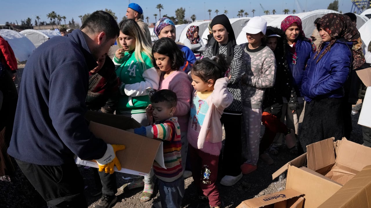 Campamento improvisado, en la ciudad de Iskenderun, Turquía