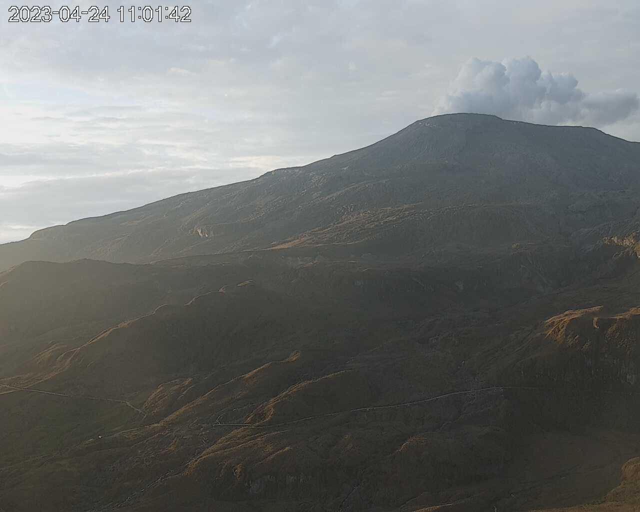 Panorámica del volcán Nevado del Ruiz este 24 de abril.