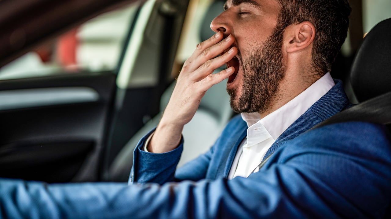 La fatiga es una causa común de los accidentes de tránsito.