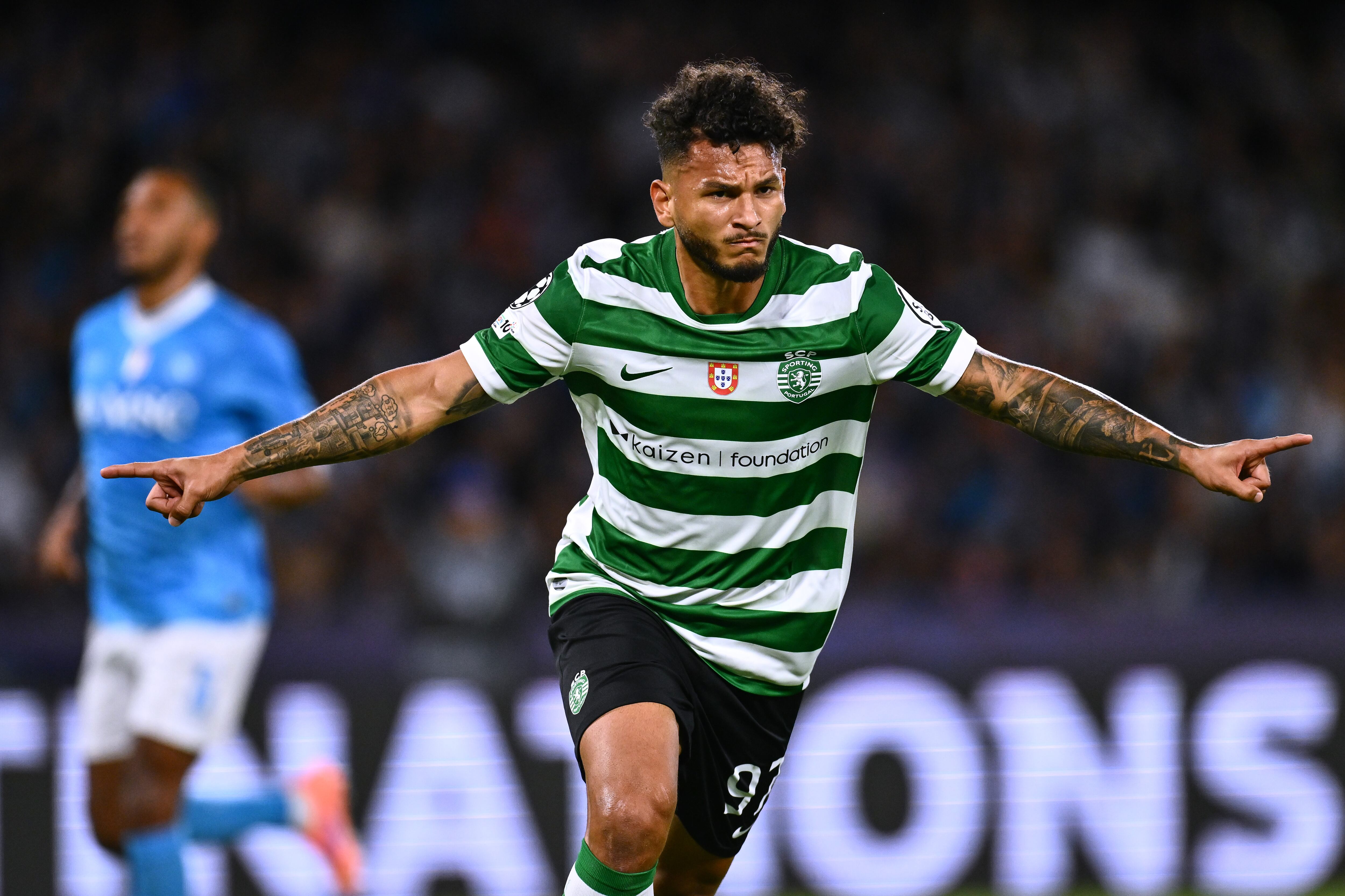 Luis Javier Suárez marcó a Napoli por Champions League