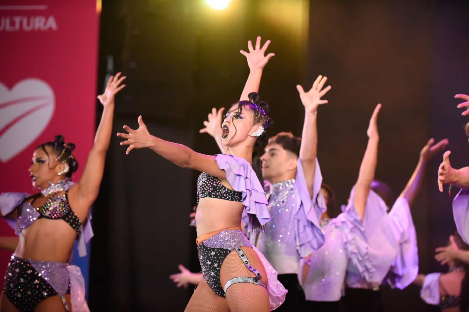 Hasta el 27 de octubre se llevará a cabo en Cali el Festival Mundial de la Salsa, un evento que celebrará la tradición de este género músical con una programación repleta de talleres, conversatorios, shows de escuelas de baile.