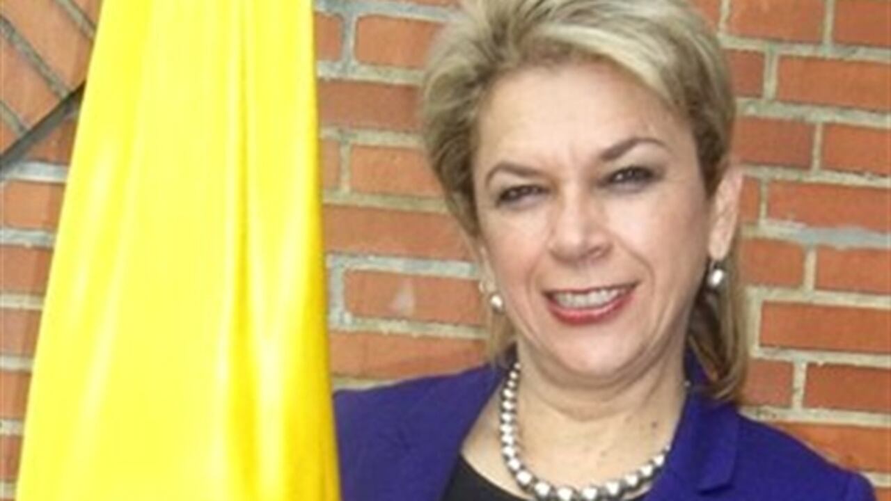 Patricia Duque Cruz, asume como Superintendente de Servicios Públicos Domiciliarios.