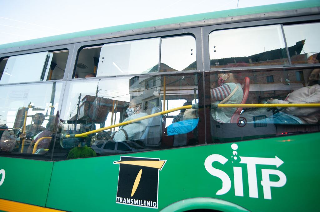 Denuncian atraco masivo a bordo de un alimentador de TransMilenio