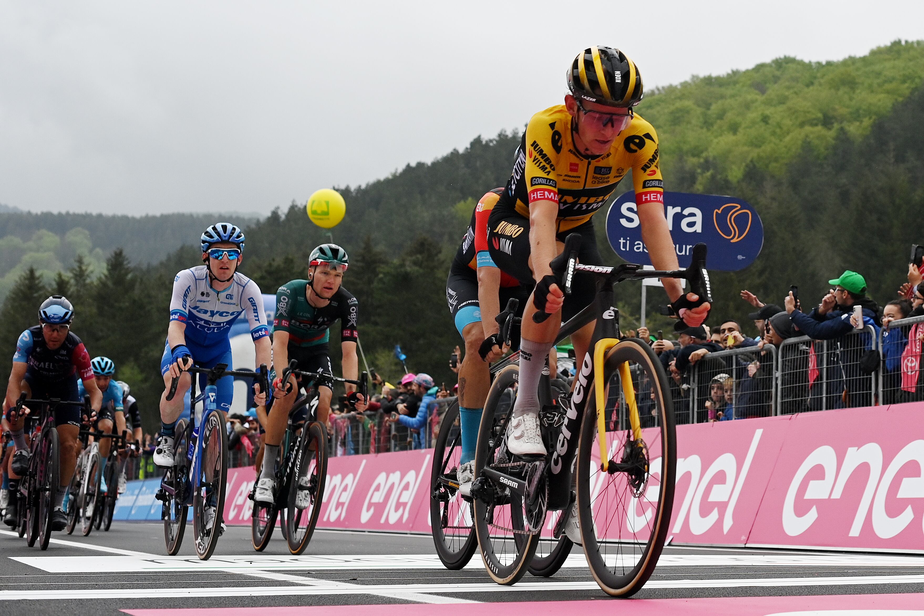 LAGO LACENO-BAGNOLI IRPINO, ITALY - MAY 09: (L-R) Domenico Pozzovivo of Italy and Team Israel - Premier Tech, Eddie Dunbar of Ireland and Team Jayco AlUla, Aleksandr Vlasov of Russia and Team BORA - hansgrohe and Koen Bouwman of The Netherlands and Team Jumbo-Visma cross the finish line during the 106th Giro d'Italia 2023, Stage 4 a 175km stage from Venosa to Lago Laceno 1059m - Bagnoli Irpino / #UCIWT / on May 09, 2023 in Bagnoli Irpino, Italy. (Photo by Stuart Franklin/Getty Images,)