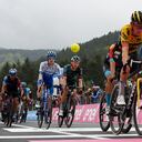 Vlasov llegando a la meta en la etapa 4 del Giro de Italia 2023