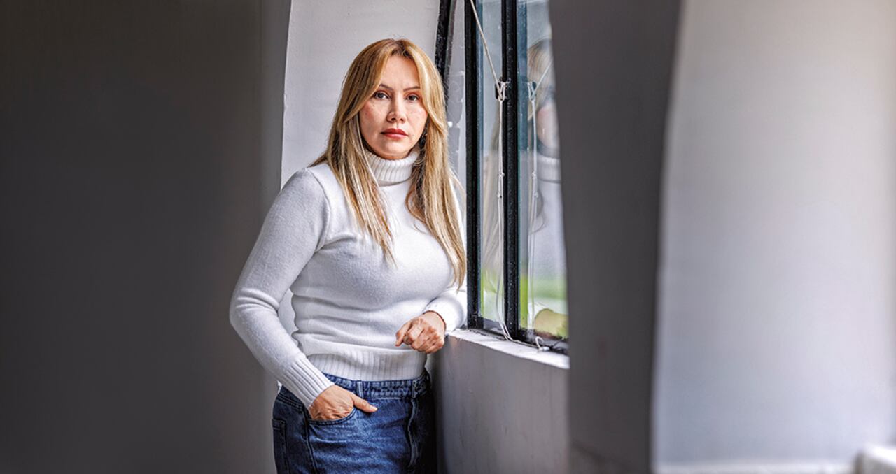 Sandra Ortiz contó en la Fiscalía cómo le entregó 3.000 millones de pesos al entonces presidente del Senado Iván Name. Según su versión, los dineros fueron a cambio de que Name ayudara a agilizar la plenaria para la elección de Vladimir Fernández como magistrado de la Corte Constitucional en 2023.