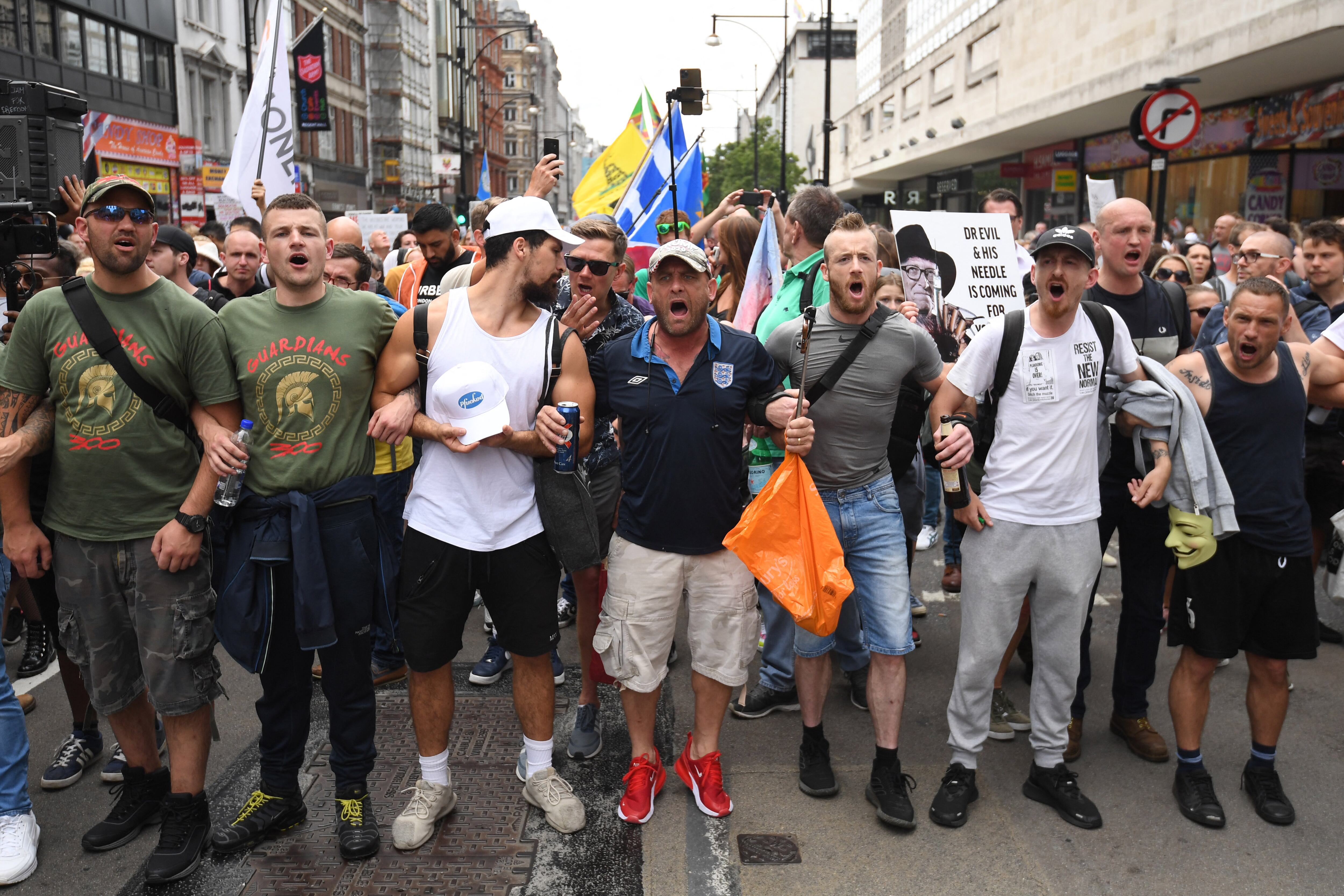 Pese al avance de la campaña de vacunación y un largo confinamiento en invierno, el Reino Unido se enfrenta desde hace algunas semanas a una ola de contagios atribuida a la variante Delta.