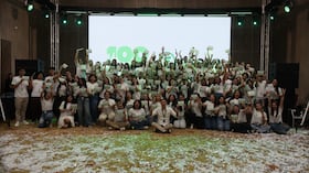 ‘100 maneras de dar gracias’, un programa impulsado por Ofero Colombia que entregó cien vehículos eléctricos a estudiantes de educación superior en distintas regiones del país.