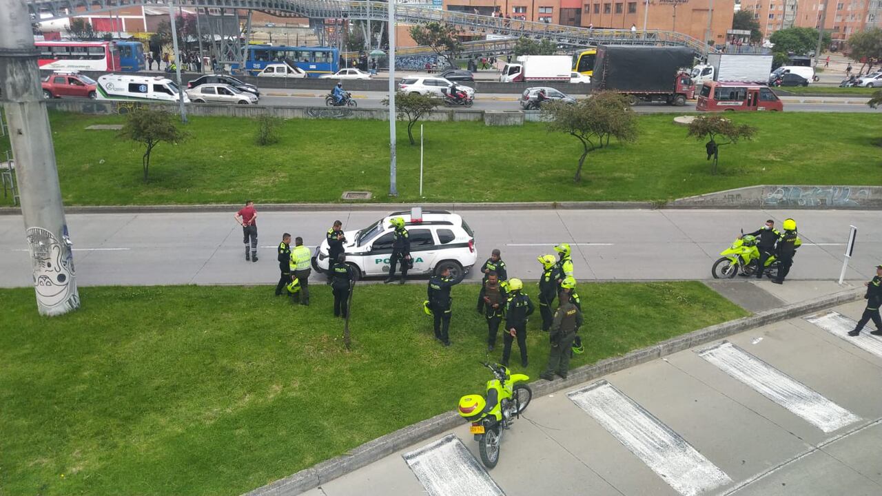 Las autoridades se presentaron en el lugar. Uno de los presuntos delincuentes fue detenido.