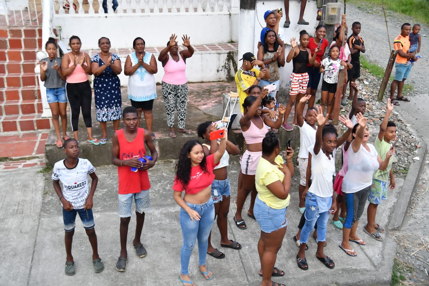 Una multitud despide a Freddy Rincón en Buenaventura.