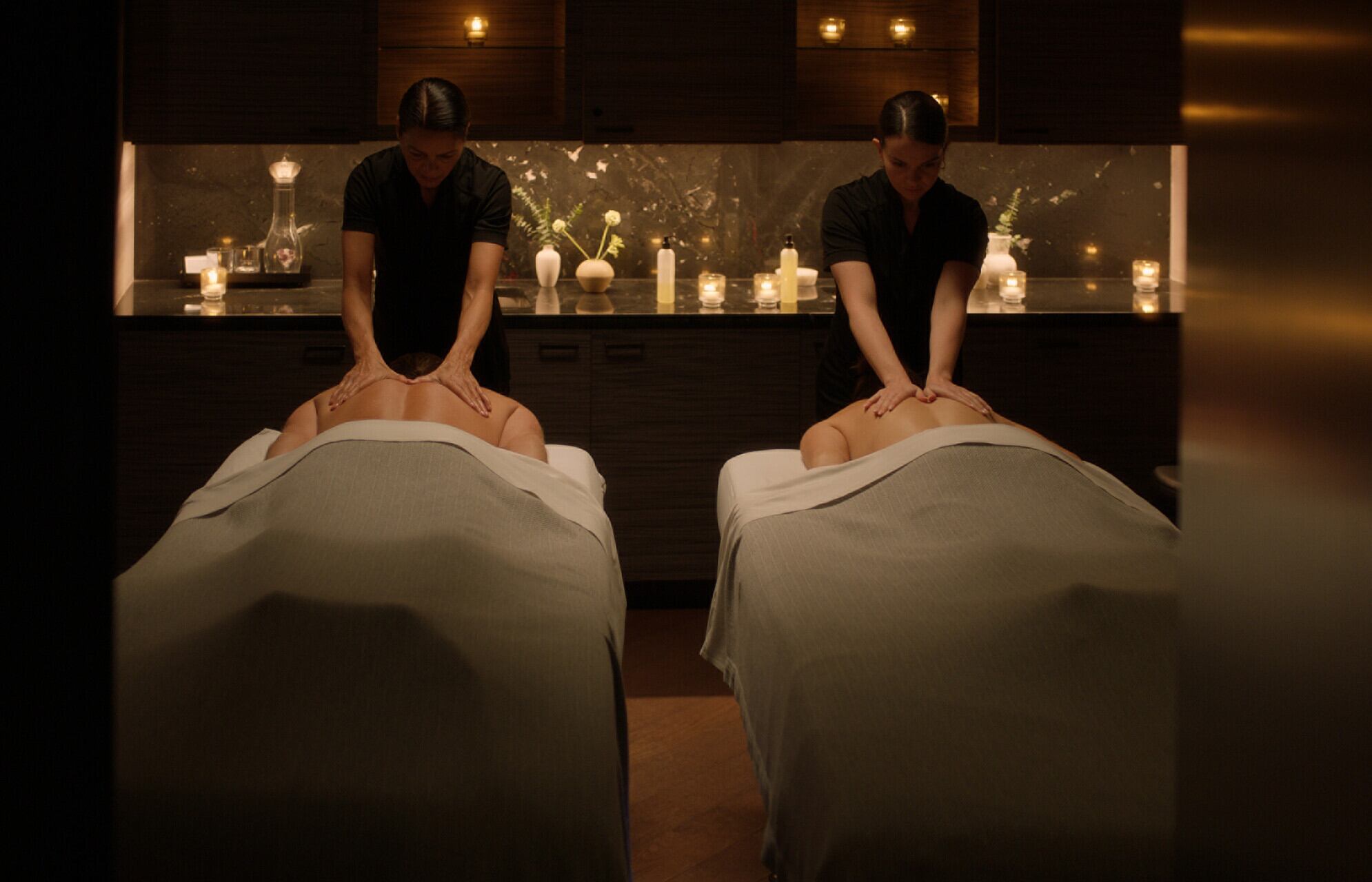 Ambos hoteles ofrecen una experiencia de spa de 90 minutos inspirada en el cacao, símbolo ancestral de amor y energía.