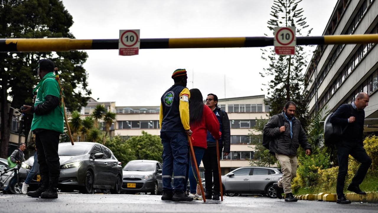 En la sede de la Agencia Nacional de Tierras se registraron bloqueos protagonizados por comunidades afrodescendientes durante el desarrollo de una jornada de protesta