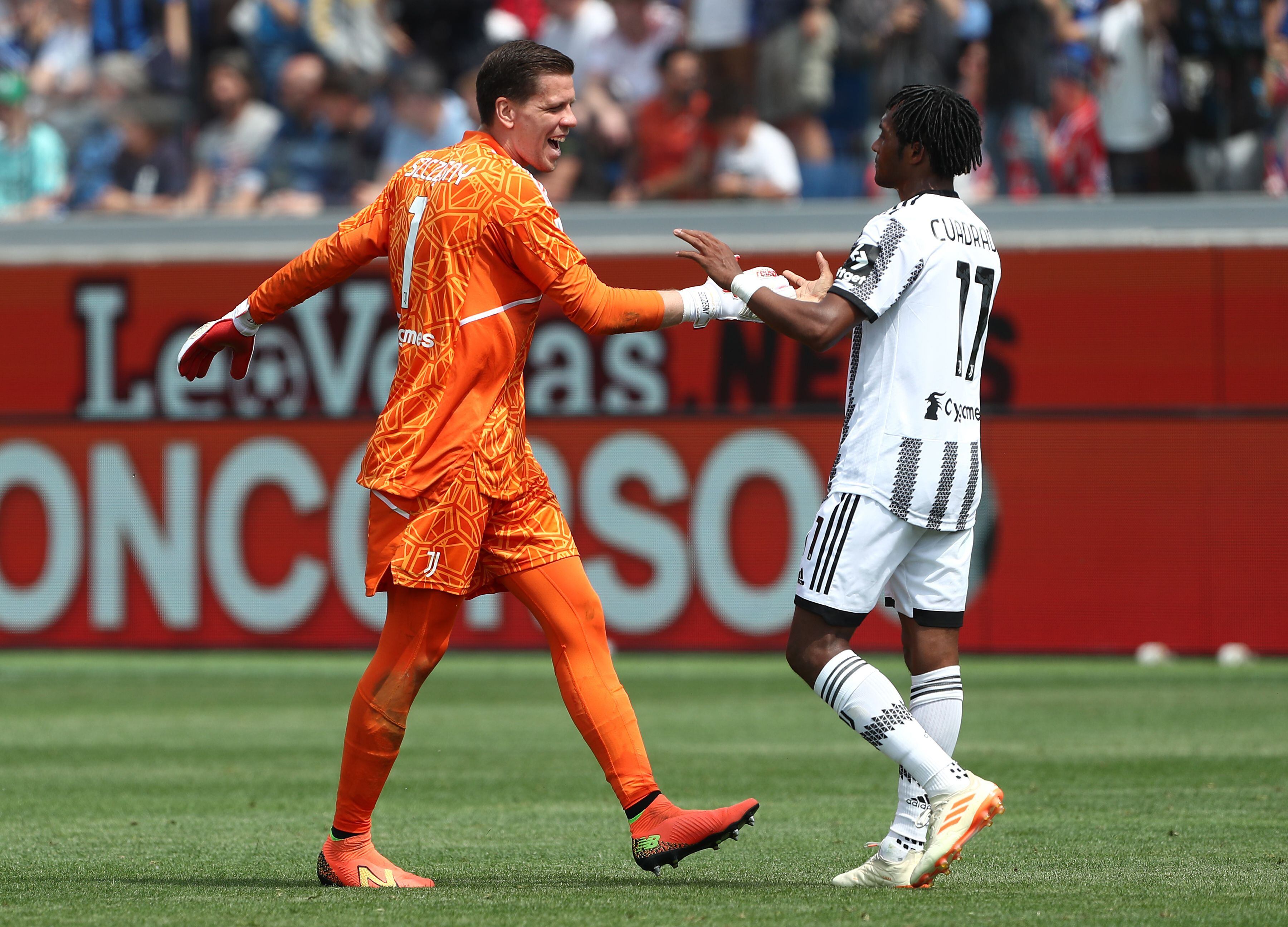 Cuadrado y Szczesny compartieron equipo en la Juventus de Italia.