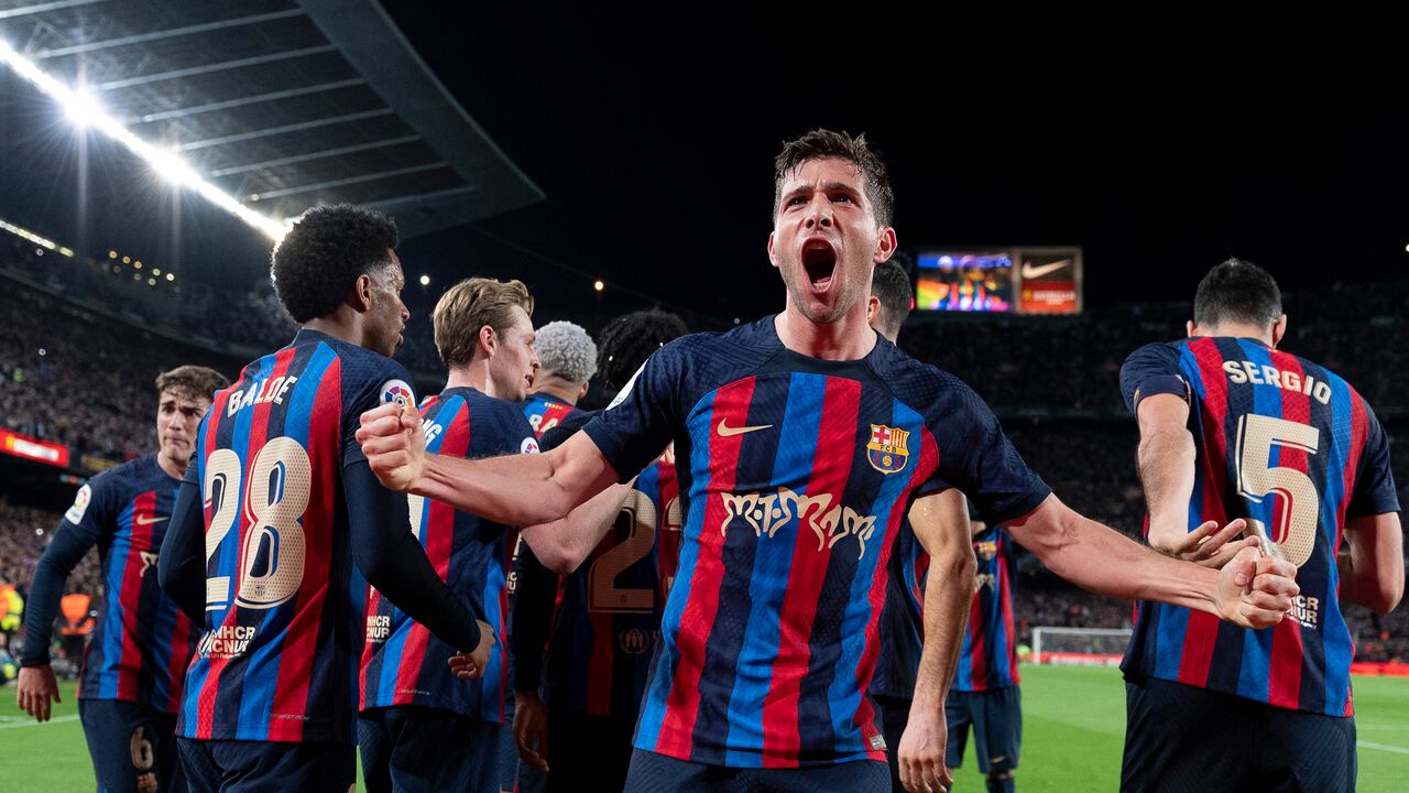 Barcelona en los últimos minutos desequilibró el juego ante Real Madrid.
