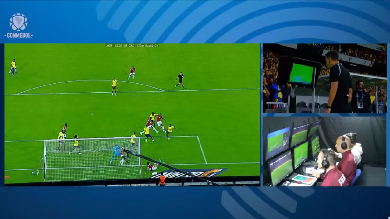 El VAR determinó que Santos Borré estaba en fuera de juego e interfería en el movimiento del arquero.