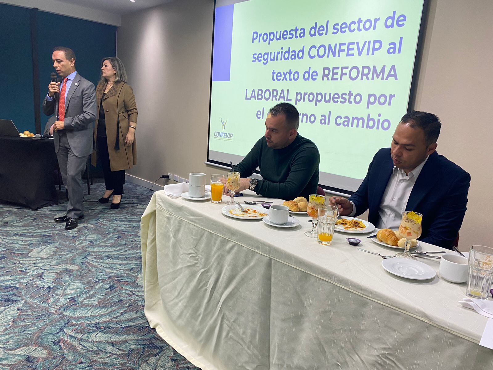 Encuentro de la Confederación Nacional del Gremio de la Seguridad Privada en Bogotá.