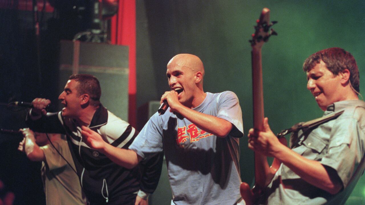 El grupo francés Zebda en concierto en el Cigale en Paris. Foto: David Lefranc/Sygma via Getty Images