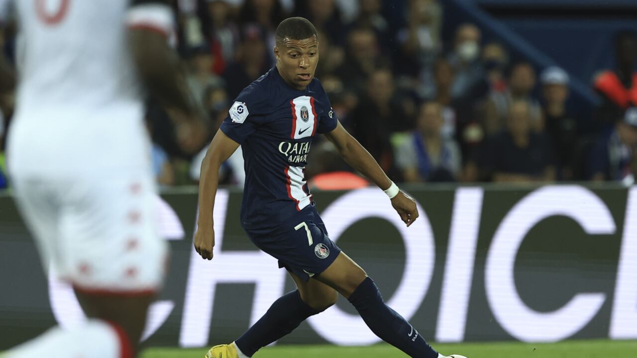 PSG's Kylian Mbappe in action during the French League One soccer match between Paris Saint-Germain and Monaco at the Parc des Princes in Paris, France, Sunday, Aug. 28, 2022. (AP/Aurelien Morissard)