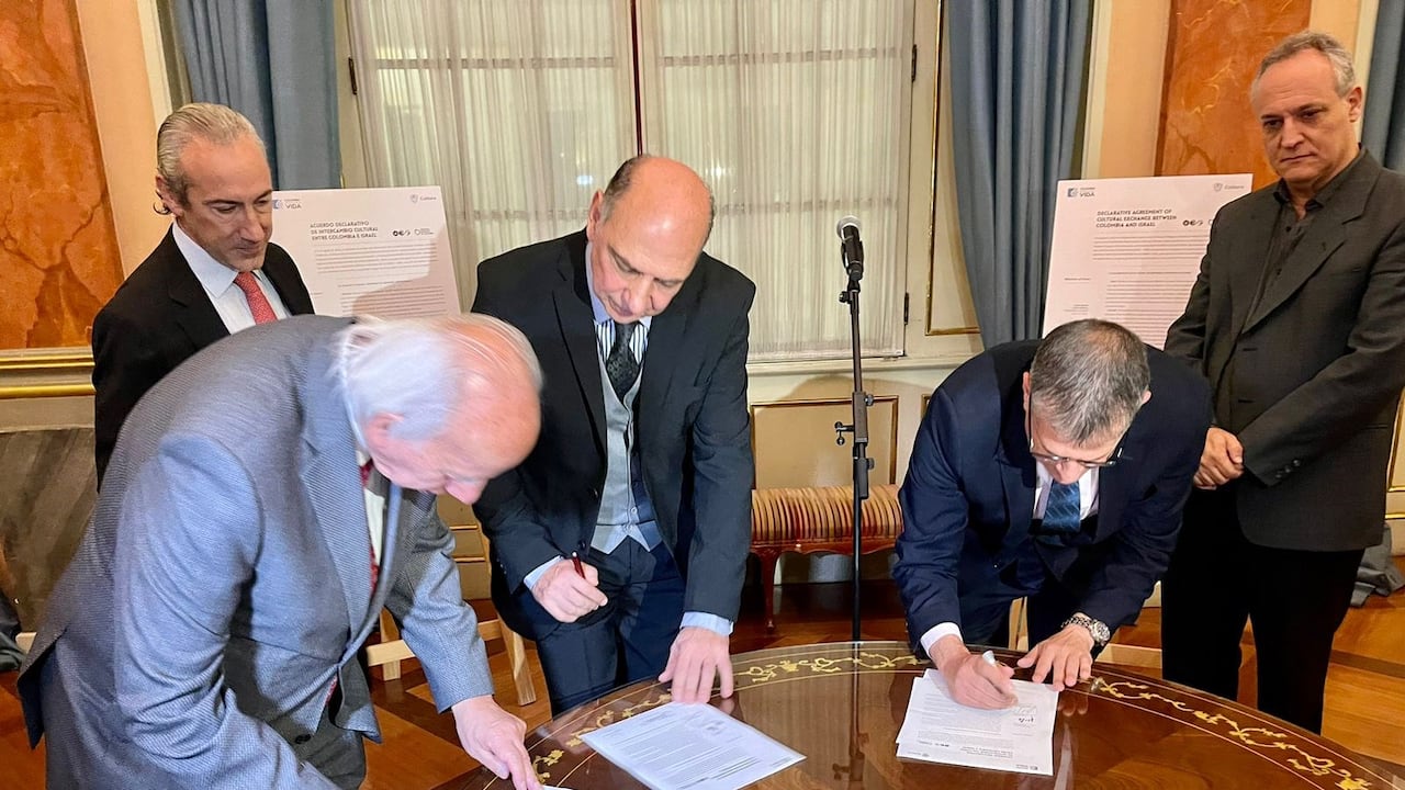 Firma del acuerdo para que colombianos puedan estudiar en Israel.