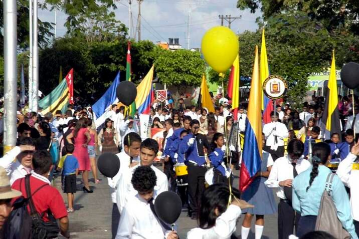 En la mañana desfilarán los estudiantes más pequeños y en la tarde los grandes.