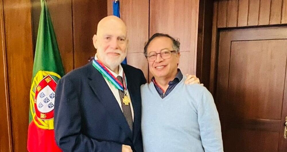 El embajador, José Fernando Bautista, en compañía del presidente, Gustavo Petro