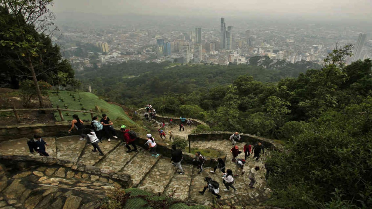 El sendero peatonal de Monserrate fue reabierto después de 18 meses.