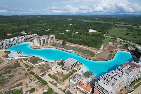 Baía Kristal, un proyecto en Cartagena compuesto por varias torres alrededor de una laguna artificial.
