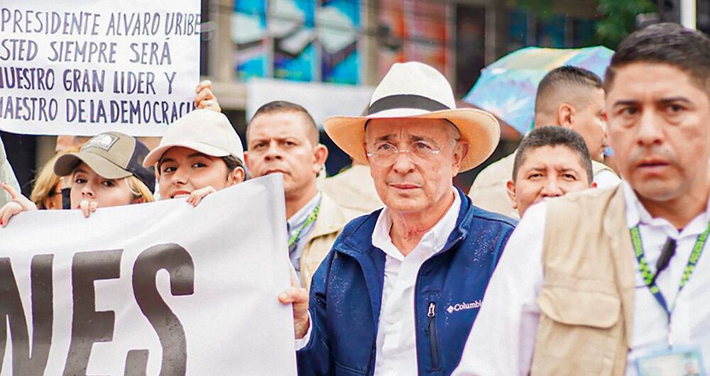 El expresidente Uribe fue llamado a juicio por la Fiscalía.